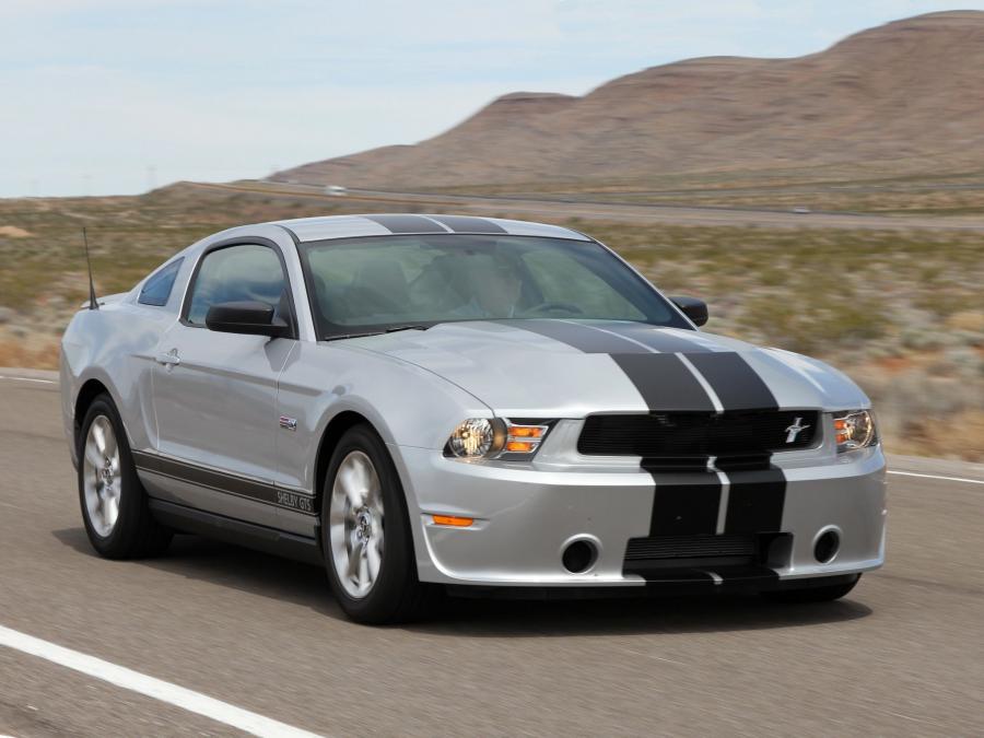  Shelby GTS 2011 года  (фото 2 из 4)